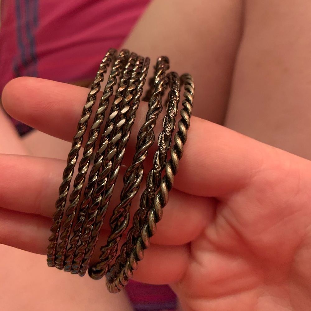 8 bracelets